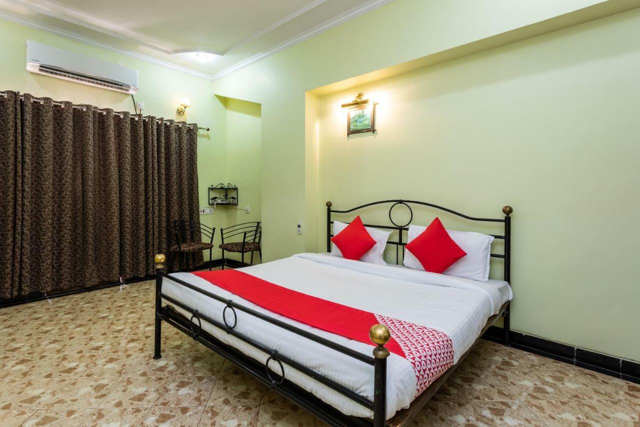 Oyo 38142 Girdhar Mahal Hotel Indore Esterno foto