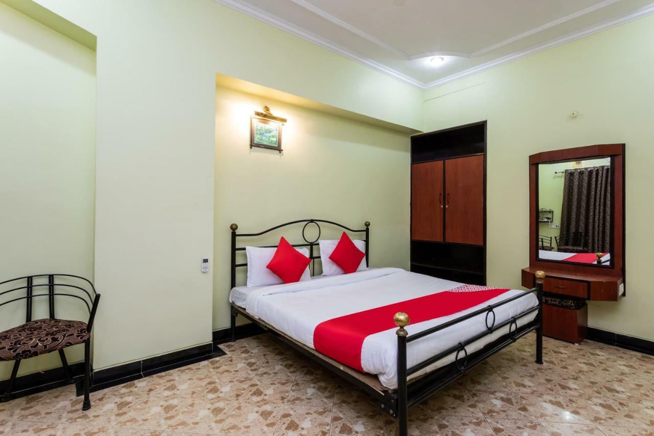 Oyo 38142 Girdhar Mahal Hotel Indore Esterno foto