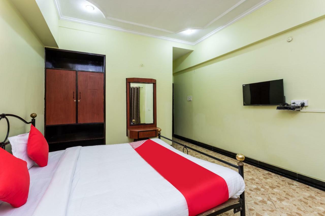 Oyo 38142 Girdhar Mahal Hotel Indore Esterno foto