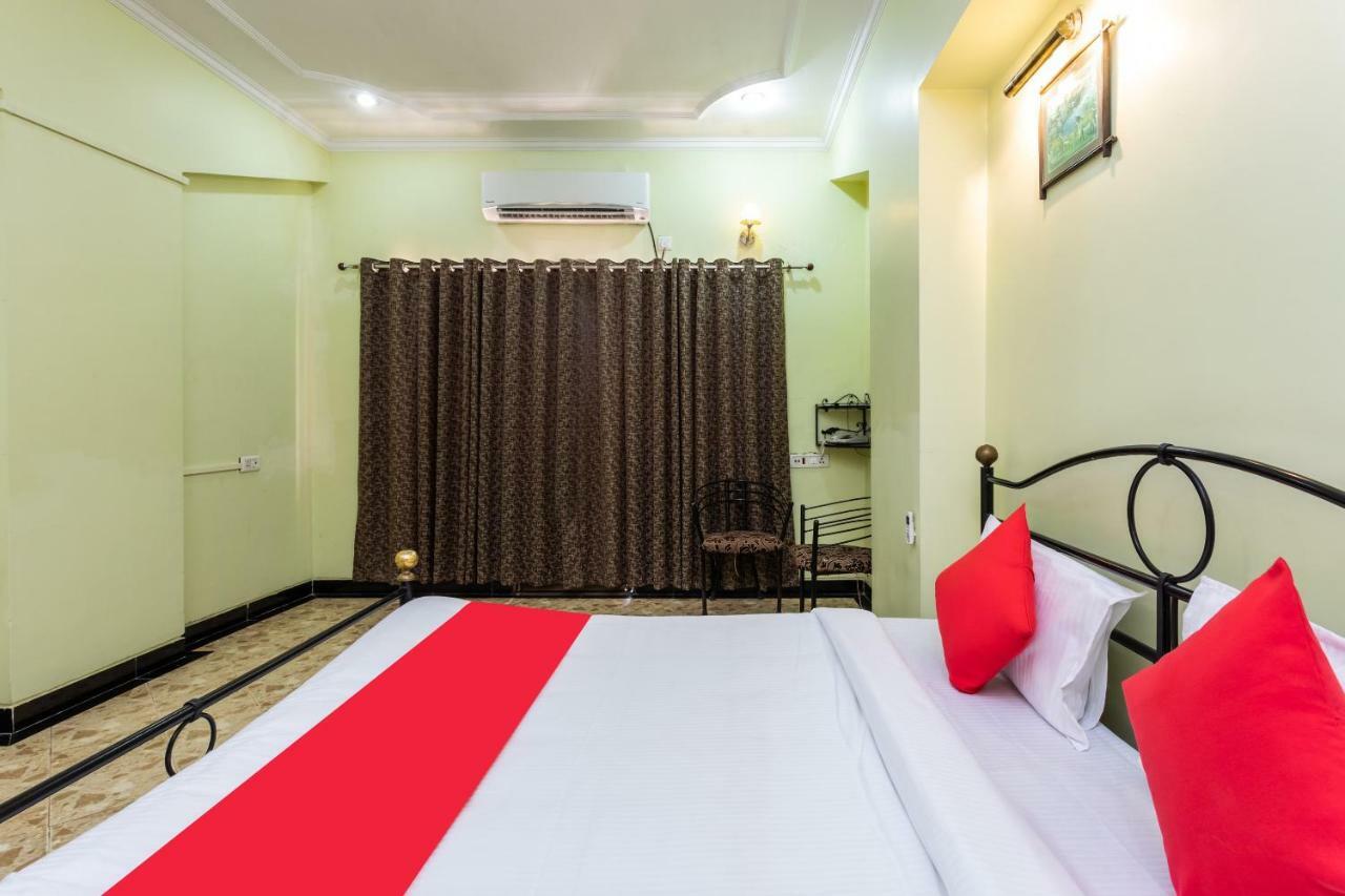 Oyo 38142 Girdhar Mahal Hotel Indore Esterno foto