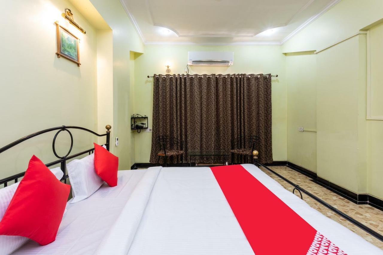 Oyo 38142 Girdhar Mahal Hotel Indore Esterno foto