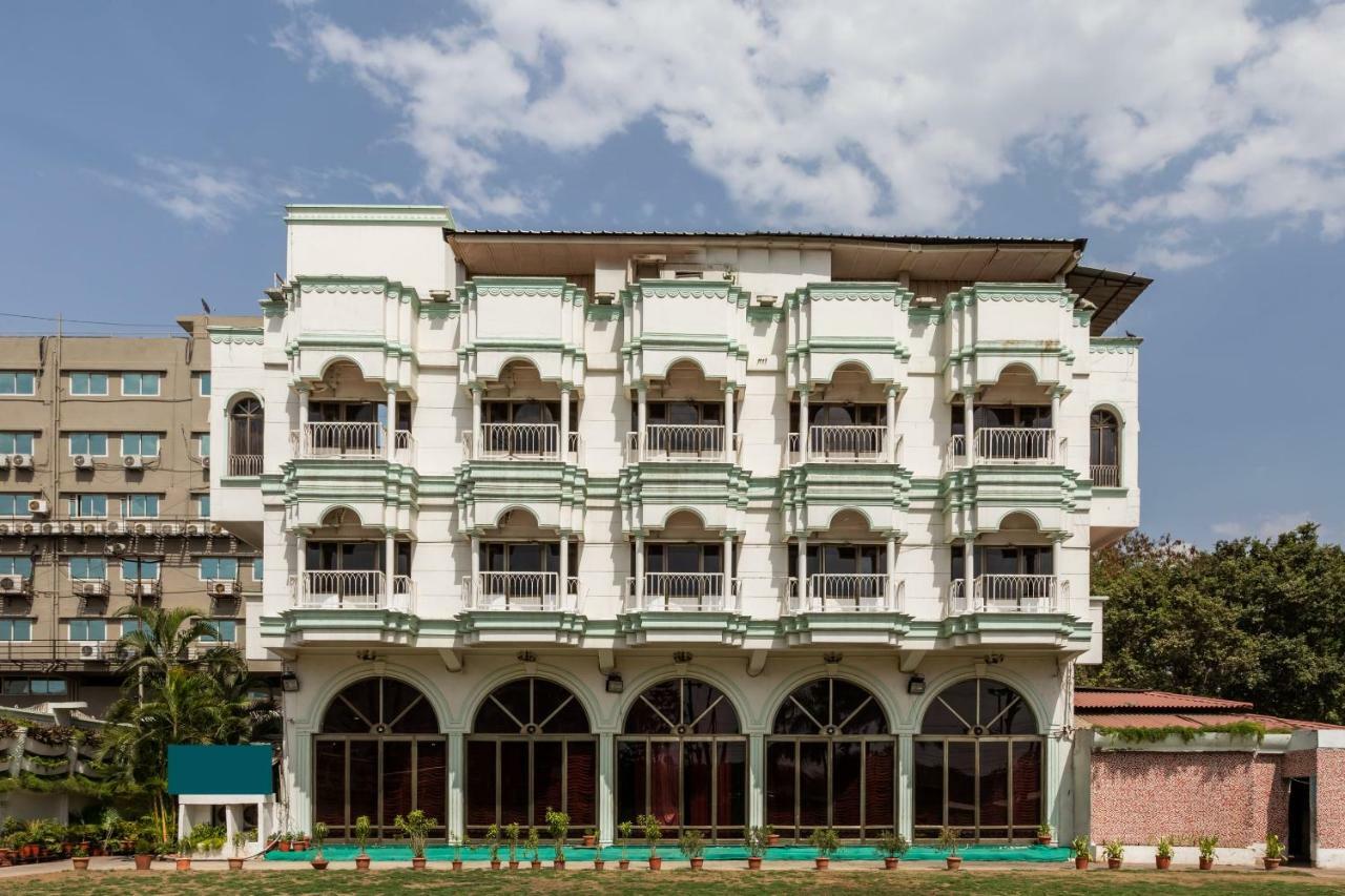 Oyo 38142 Girdhar Mahal Hotel Indore Esterno foto