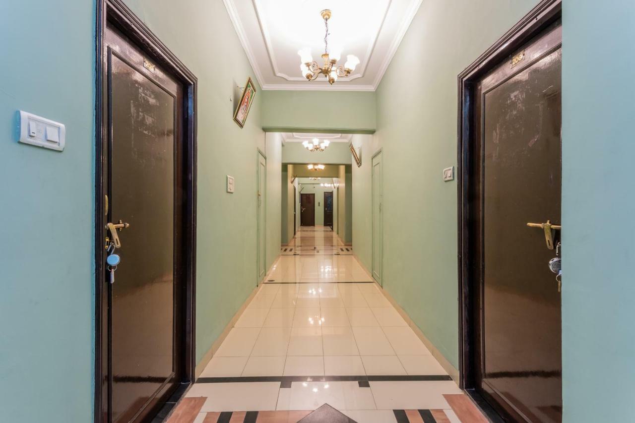 Oyo 38142 Girdhar Mahal Hotel Indore Esterno foto